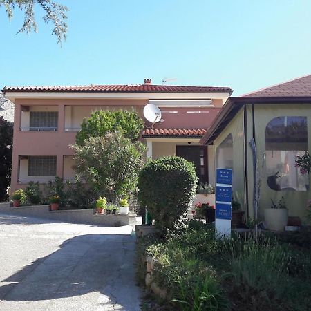 Apartments Nadia Baška Esterno foto