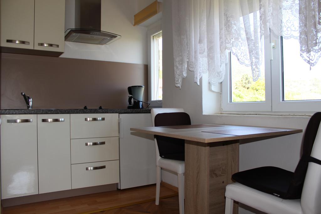Apartments Nadia Baška Esterno foto